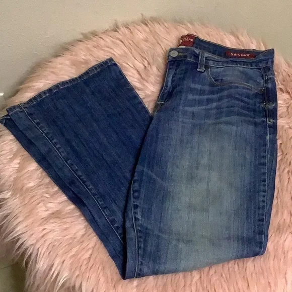 🍀Lucky brand women’s jeans🍀💙 - Picture 2 of 8